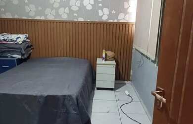 Imagem: A casa possui 2 Dormitórios, 1 Banheiro e está localizado