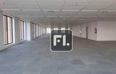 Imagem: O depósito possui 5 Vagas na garagem, 900m² de Área e está