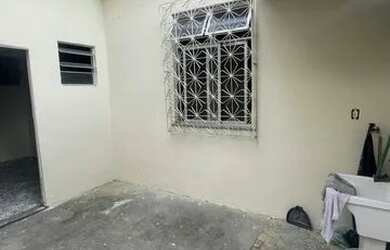 Imagem: A casa possui 1 Dormitório, 1 Banheiro e está localizado