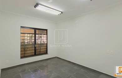 Imagem: O depósito possui 3 Vagas na garagem, 222m² de Área e está