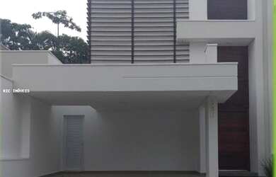 Imagem: A casa em condomínio possui 3 Dormitórios, 4 Banheiros, 2