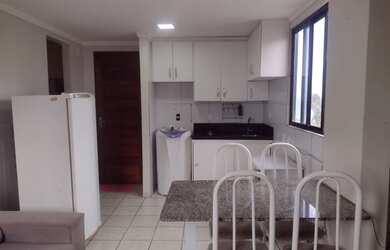 Imagem: A kitnet possui 1 Dormitório, 1 Banheiro, 1 Vaga na garagem