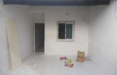 Imagem: A casa possui 2 Dormitórios, 1 Banheiro e 1 Vaga na garagem