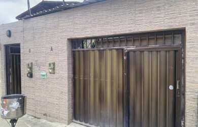 Imagem: A casa possui 2 Dormitórios, 2 Banheiros, 1 Vaga na garagem