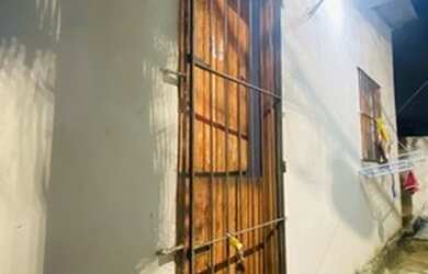 Imagem: A casa possui 1 Dormitório, 1 Banheiro e está localizado