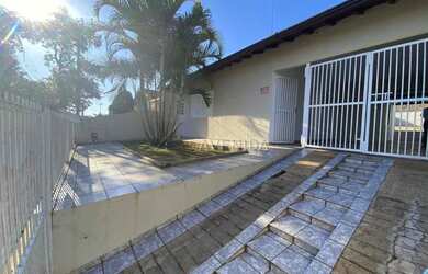 Imagem: A casa possui 3 Dormitórios, 2 Banheiros, 115m² de Área e