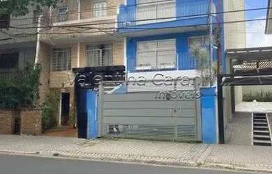 Imagem: O depósito possui 2 Vagas na garagem e 140m² de Área e está