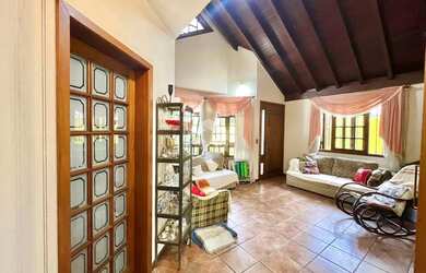 Imagem 6: Casa à Venda - Ampla, Elegante e Completa - Quase 500m² de Terreno!