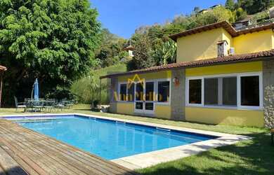 Imagem 1: Casa em Nogueira. Piscina, Churrasqueira, Ar-condicionadoeÁrea de serviço