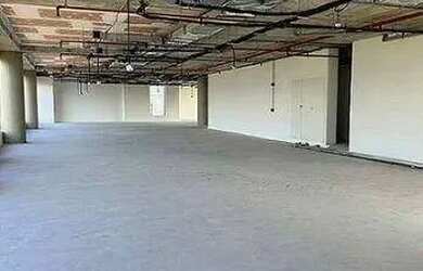 Imagem: O depósito possui 5 Vagas na garagem, 706m² de Área e está