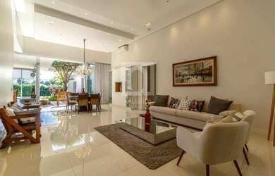 Imagem: A casa em condomínio possui 4 Dormitórios, 5 Banheiros, 5