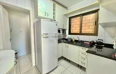 Imagem 13: Apartamento de 2 Dormitórios com 1 suíte, sacada com churrasqueira e...