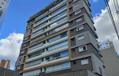 Imagem: O apartamento possui 1 Dormitório, 1 Banheiro, 1 Vaga na garagem