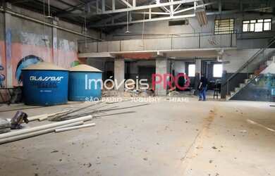 Imagem: O depósito possui 1.900m² de Área e está localizado em