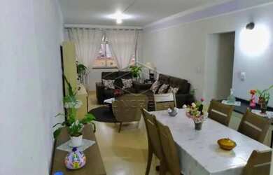 Imagem: A casa possui 3 Dormitórios, 1 Banheiro, 1 Vaga na garagem