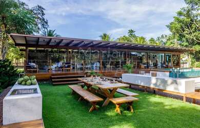 Imagem: A casa possui 5 Dormitórios, 5 Banheiros, 750m² de Área e