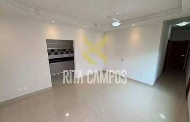 Imagem: A casa possui 3 Dormitórios, 3 Banheiros, 2 Vagas na garagem