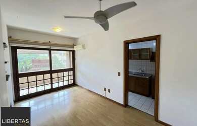 Imagem: O apartamento possui 1 Dormitório, 2 Banheiros, 1 Vaga na garagem