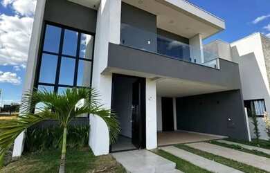 Imagem: A casa em condomínio possui 3 Dormitórios, 4 Banheiros, 2