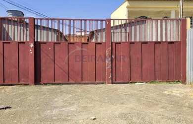 Imagem: A casa possui 5 Dormitórios, 5 Banheiros, 5 Vagas na garagem