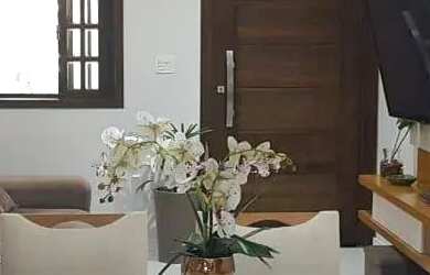 Imagem: A casa possui 3 Dormitórios, 3 Banheiros e 250m² de Área