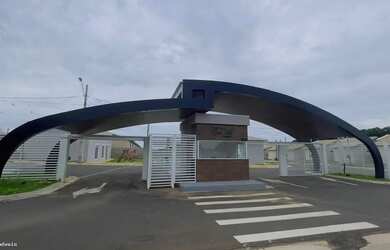 Imagem: A casa em condomínio possui 3 Dormitórios, 2 Banheiros, 2