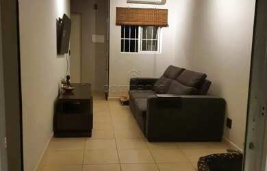 Imagem: A casa possui 2 Dormitórios, 2 Banheiros, 2 Vagas na garagem