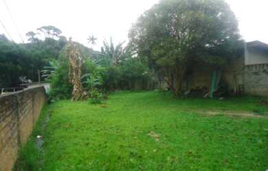 Imagem: O terreno possui 1.995m² de Área e está localizado em Velha