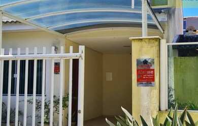 Imagem: A casa em condomínio possui 3 Dormitórios, 2 Banheiros, 1