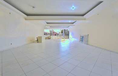 Imagem 1: Loja em Glória. 231m² de Áreae2 Vagas na garagem