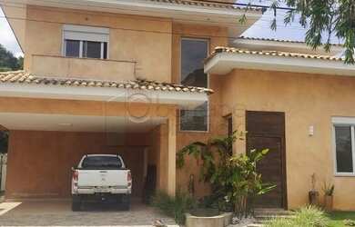 Imagem: A casa em condomínio possui 3 Dormitórios, 4 Banheiros, 3