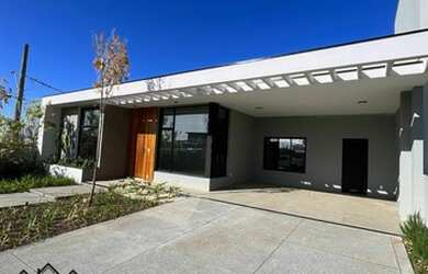 Imagem: A casa em condomínio possui 3 Dormitórios, 3 Banheiros, 4