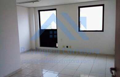 Imagem: O depósito possui 1 Vaga na garagem, 27m² de Área e está