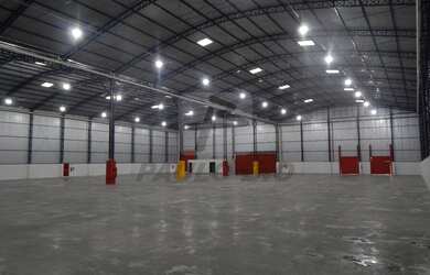 Imagem: O depósito possui 5 Vagas na garagem, 9.600m² de Área, Imóvel