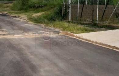 Imagem: O terreno possui 330m² de Área e está localizado em Loteamento