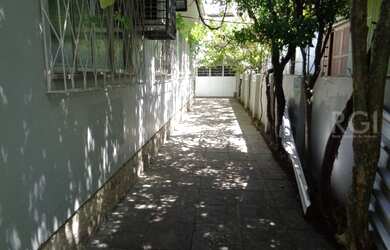 Imagem 3: Casa em Navegantes. Churrasqueira, 200m² de Área, 2 Vagas na garageme3...