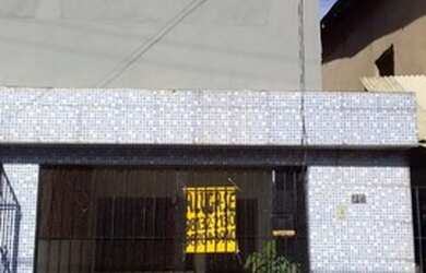 Imagem: A casa possui 3 Dormitórios, 3 Banheiros, 1 Vaga na garagem