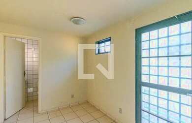 Imagem: A casa possui 4 Dormitórios, 4 Banheiros, 2 Vagas na garagem