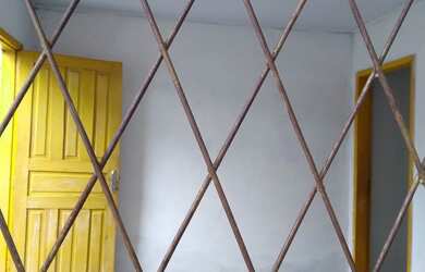 Imagem: A casa possui 2 Dormitórios, 1 Banheiro e está localizado