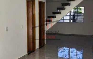 Imagem: A casa possui 3 Dormitórios, 3 Banheiros, 4 Vagas na garagem