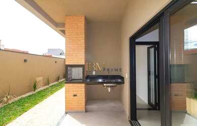 Imagem: A casa em condomínio possui 3 Dormitórios, 5 Banheiros, 4