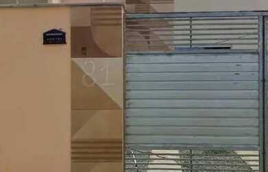 Imagem: A casa possui 2 Dormitórios e 2 Banheiros e está localizado