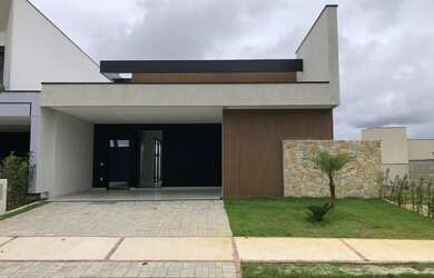 Imagem: A casa em condomínio possui 3 Dormitórios, 4 Banheiros, 4