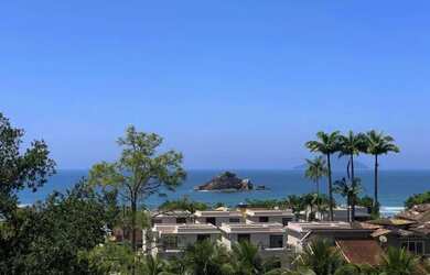 Imagem: A casa em condomínio possui 4 Dormitórios, 5 Banheiros, 2