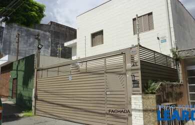 Imagem: O depósito possui 5 Vagas na garagem e 300m² de Área e está