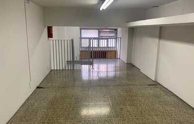 Imagem: O depósito possui 30m² de Área e está localizado em Barro