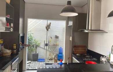 Imagem: A casa em condomínio possui 4 Dormitórios, 3 Banheiros, 2