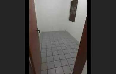 Imagem: A casa possui 5 Dormitórios e está localizado em Saúde