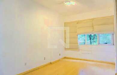 Imagem: O apartamento possui 3 Dormitórios, 2 Banheiros, 79m² de Área