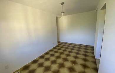 Imagem 4: Cabula 2/4 com cozinha e área de serviço 51 metros quadrados, fica em frente ao quartel 1